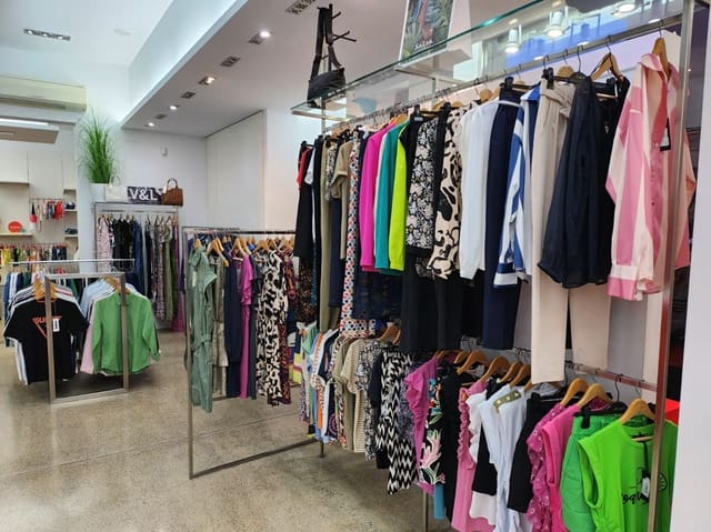 Commercieel te huur in Meliana - € 1.000 (Ref: 8987248)