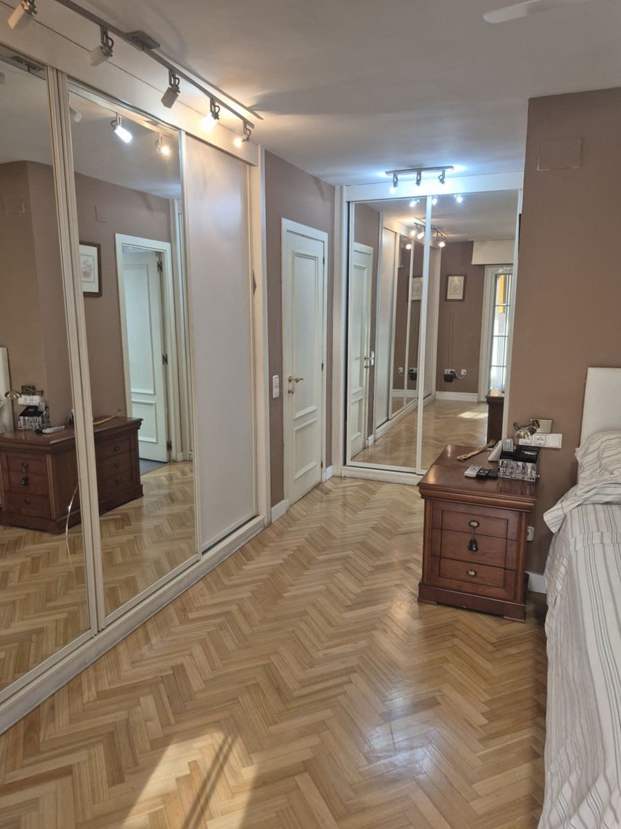 4 slaapkamer Flat te koop in Paterna - € 395.000 (Ref: 9308745)