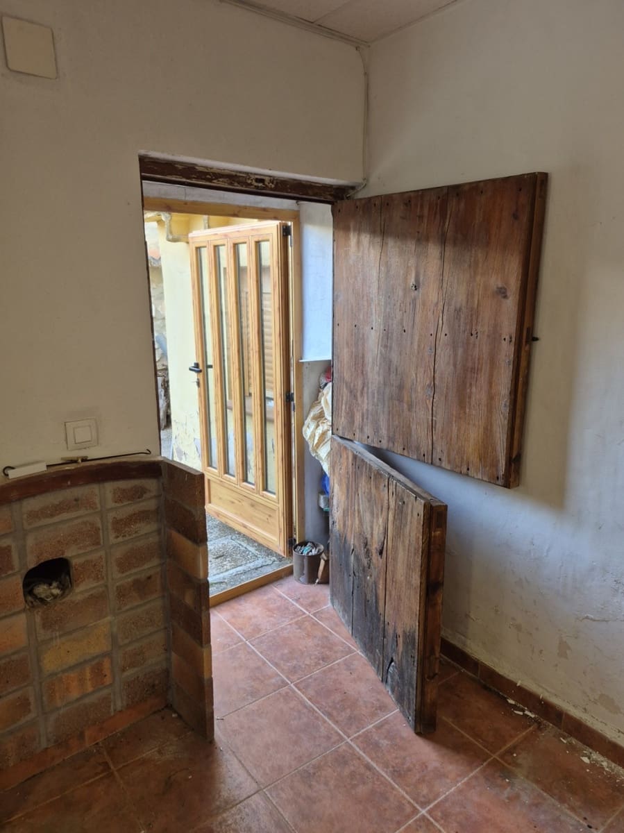 9 soverom Villa til salgs i Sarrion - € 194 000 (Ref: 9409387)