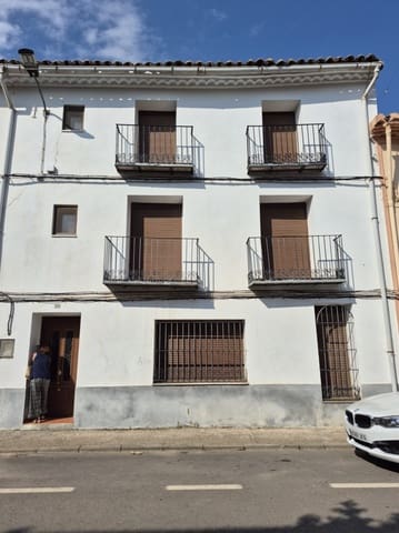 9 bedroom Villa for sale in Sarrión - € 194,000 (Ref: 9409387)