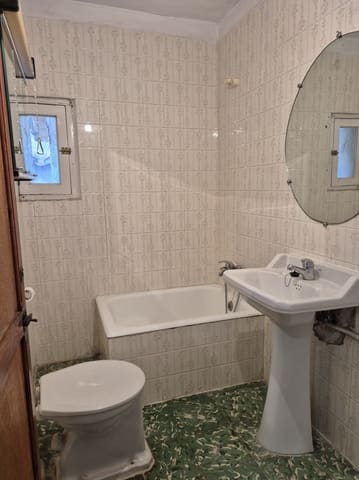 9 bedroom Villa for sale in Sarrión - € 194,000 (Ref: 9409387)