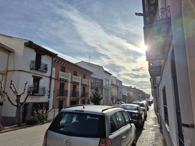 9 bedroom Villa for sale in Sarrión - € 194,000 (Ref: 9409387)