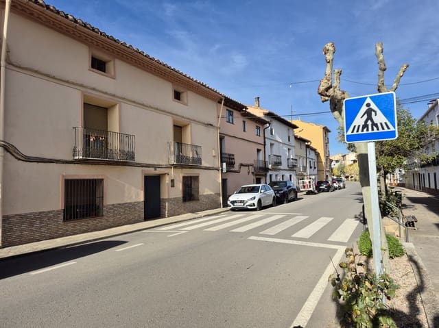 9 bedroom Villa for sale in Sarrión - € 194,000 (Ref: 9409387)