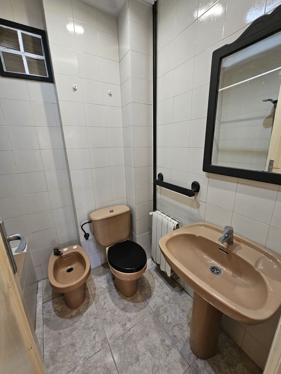 2 sovrum Lägenhet att hyra i Valencia stad - 1 000 € (Ref: 9453534)