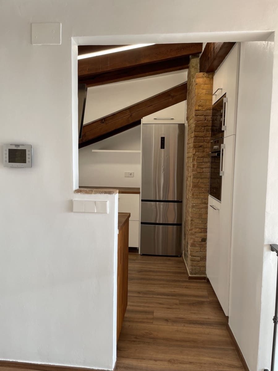 2 quarto Apartamento para arrendar em Valencia cidade - 2 500 € (Ref: 9468830)