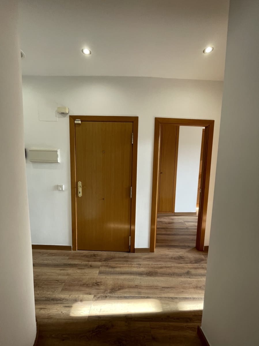 2 quarto Apartamento para arrendar em Valencia cidade - 2 500 € (Ref: 9468830)