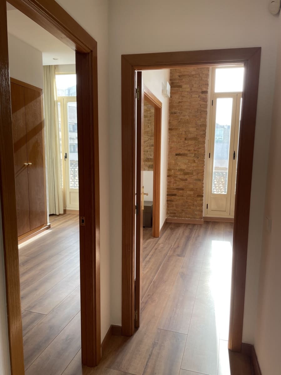 2 quarto Apartamento para arrendar em Valencia cidade - 2 500 € (Ref: 9468830)