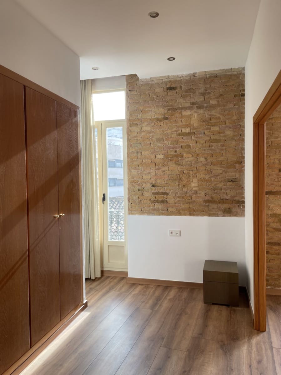 2 quarto Apartamento para arrendar em Valencia cidade - 2 500 € (Ref: 9468830)