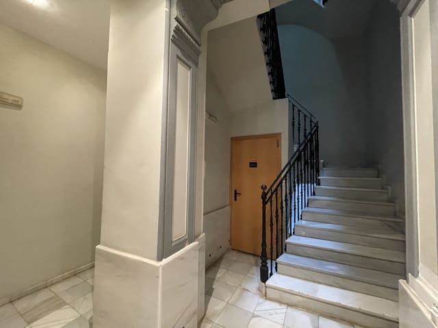 2 quarto Apartamento para arrendar em El Pilar, Valência cidade - 2 500 € (Ref: 9468830)
