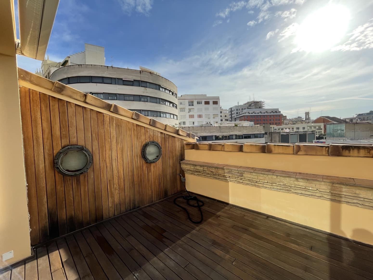 2 quarto Apartamento para arrendar em Valencia cidade - 2 500 € (Ref: 9468830)