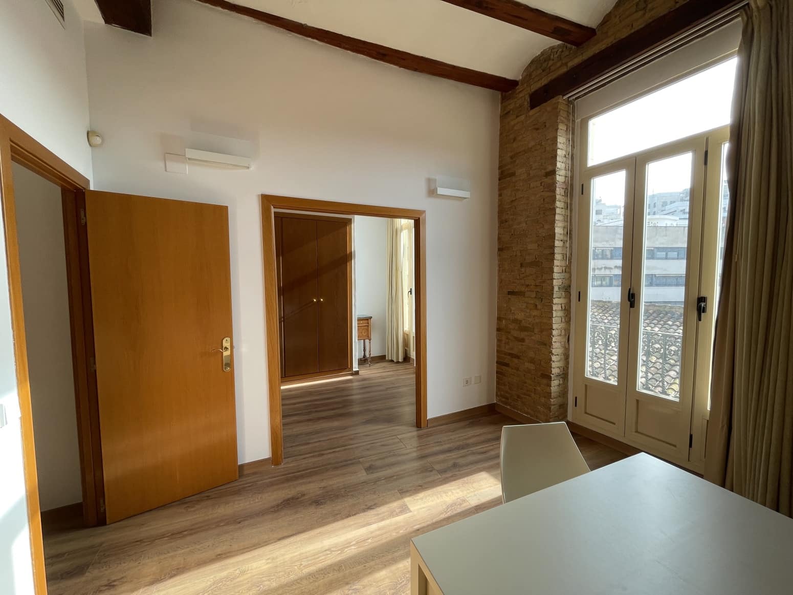 2 quarto Apartamento para arrendar em Valencia cidade - 2 500 € (Ref: 9468830)