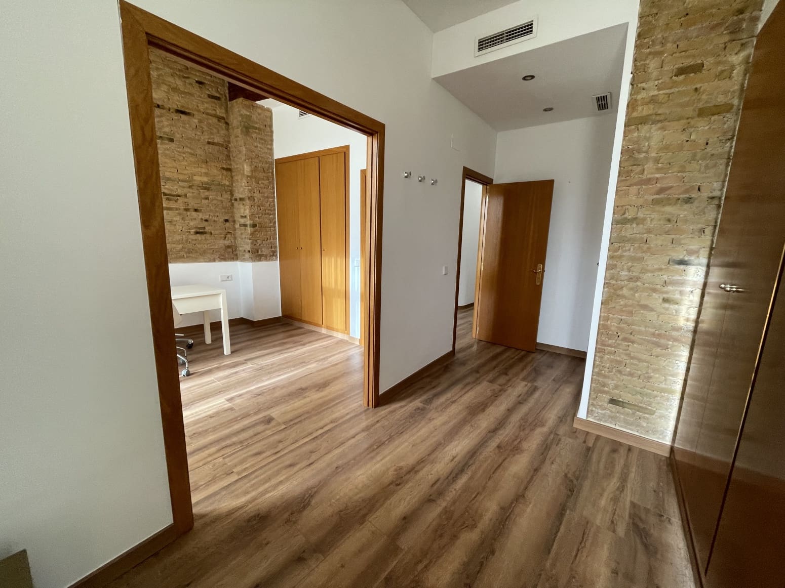 2 quarto Apartamento para arrendar em Valencia cidade - 2 500 € (Ref: 9468830)