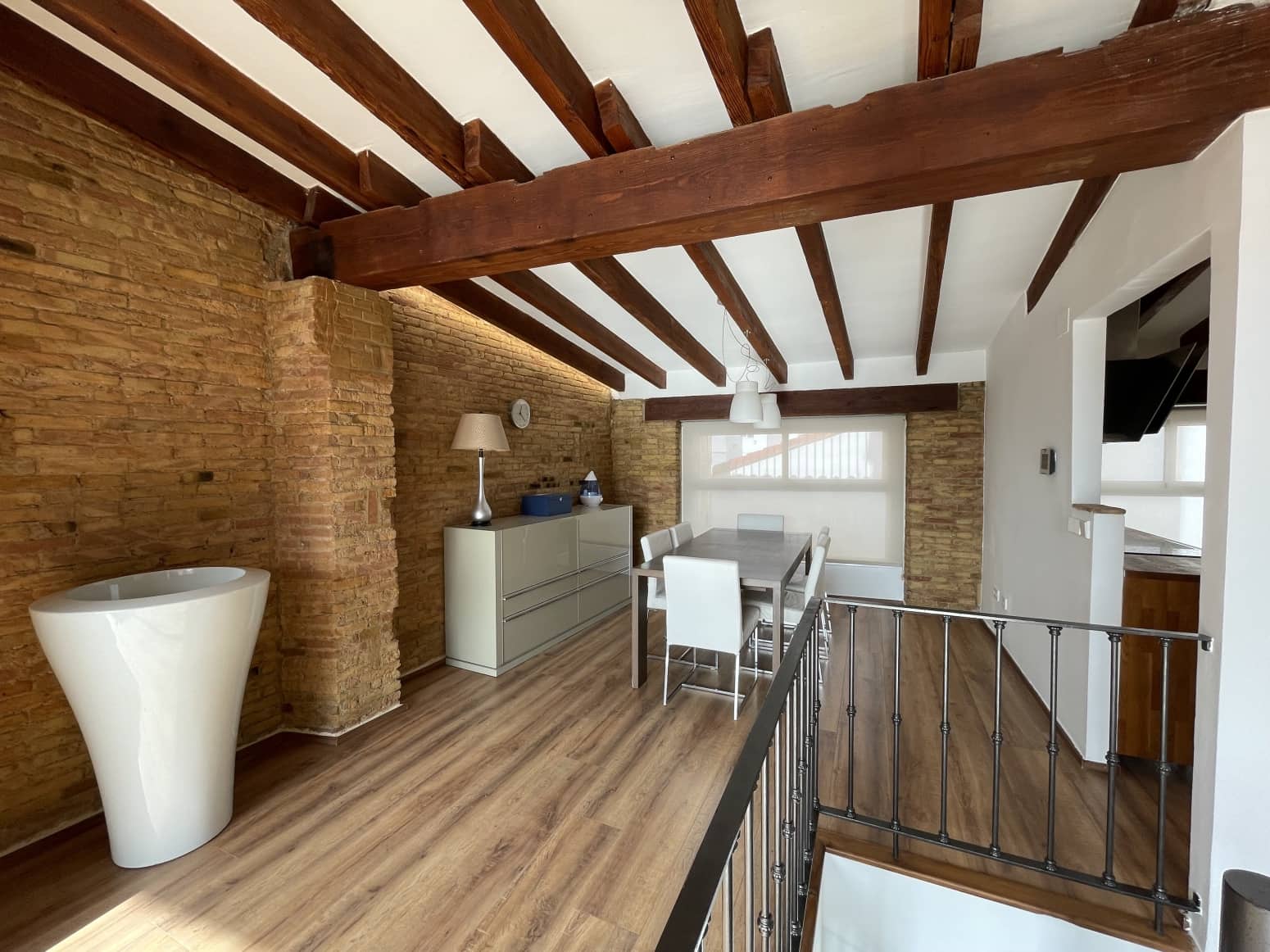 2 quarto Apartamento para arrendar em Valencia cidade - 2 500 € (Ref: 9468830)