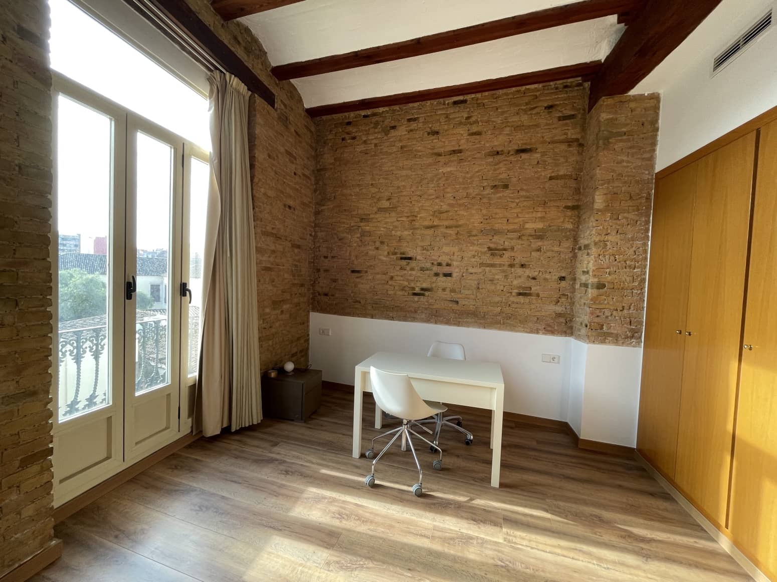 2 quarto Apartamento para arrendar em Valencia cidade - 2 500 € (Ref: 9468830)