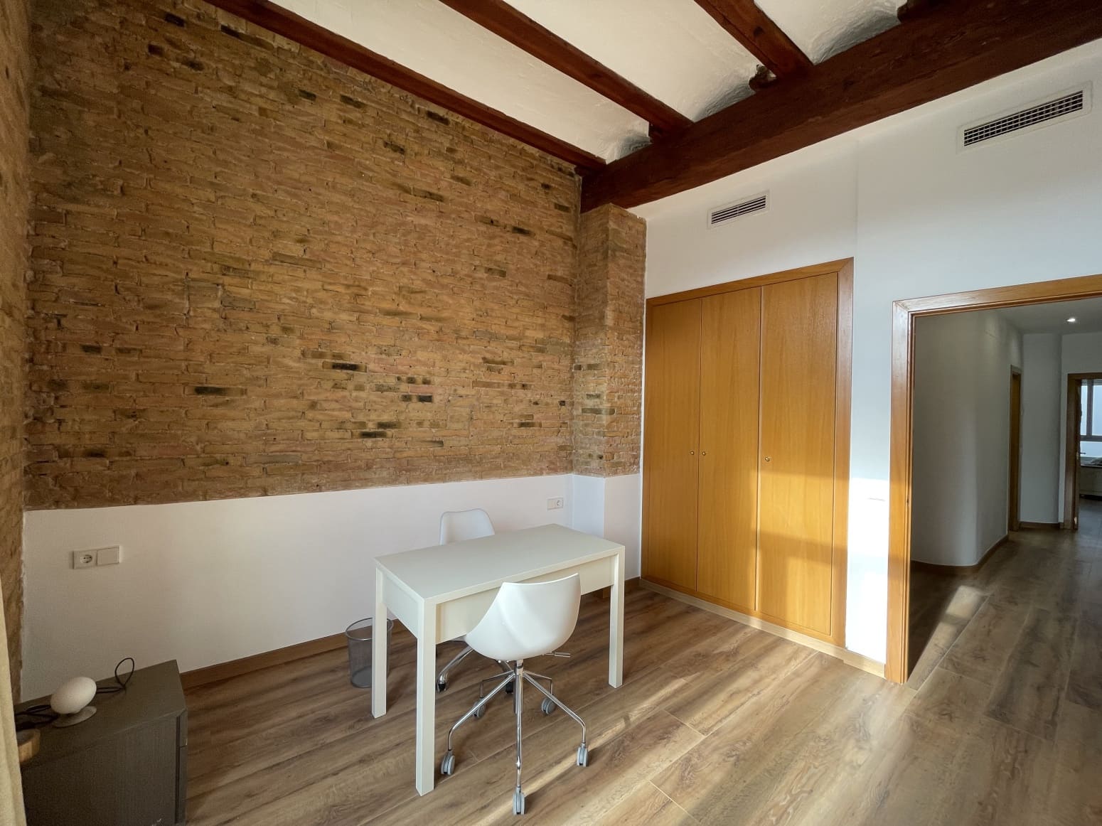 2 quarto Apartamento para arrendar em Valencia cidade - 2 500 € (Ref: 9468830)