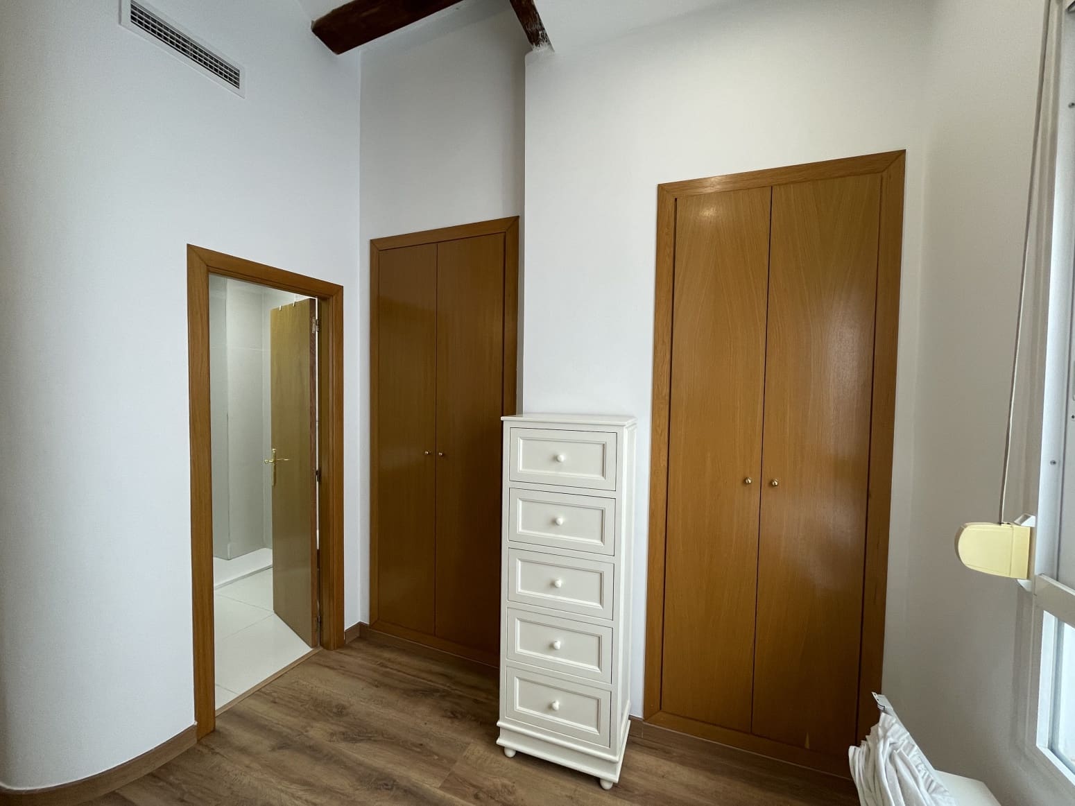 2 quarto Apartamento para arrendar em Valencia cidade - 2 500 € (Ref: 9468830)