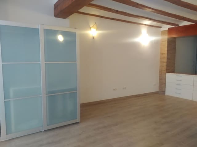 Appartement de 1 chambre à louer à El Carme, Valence ville - 875 € (Ref: 9544036)