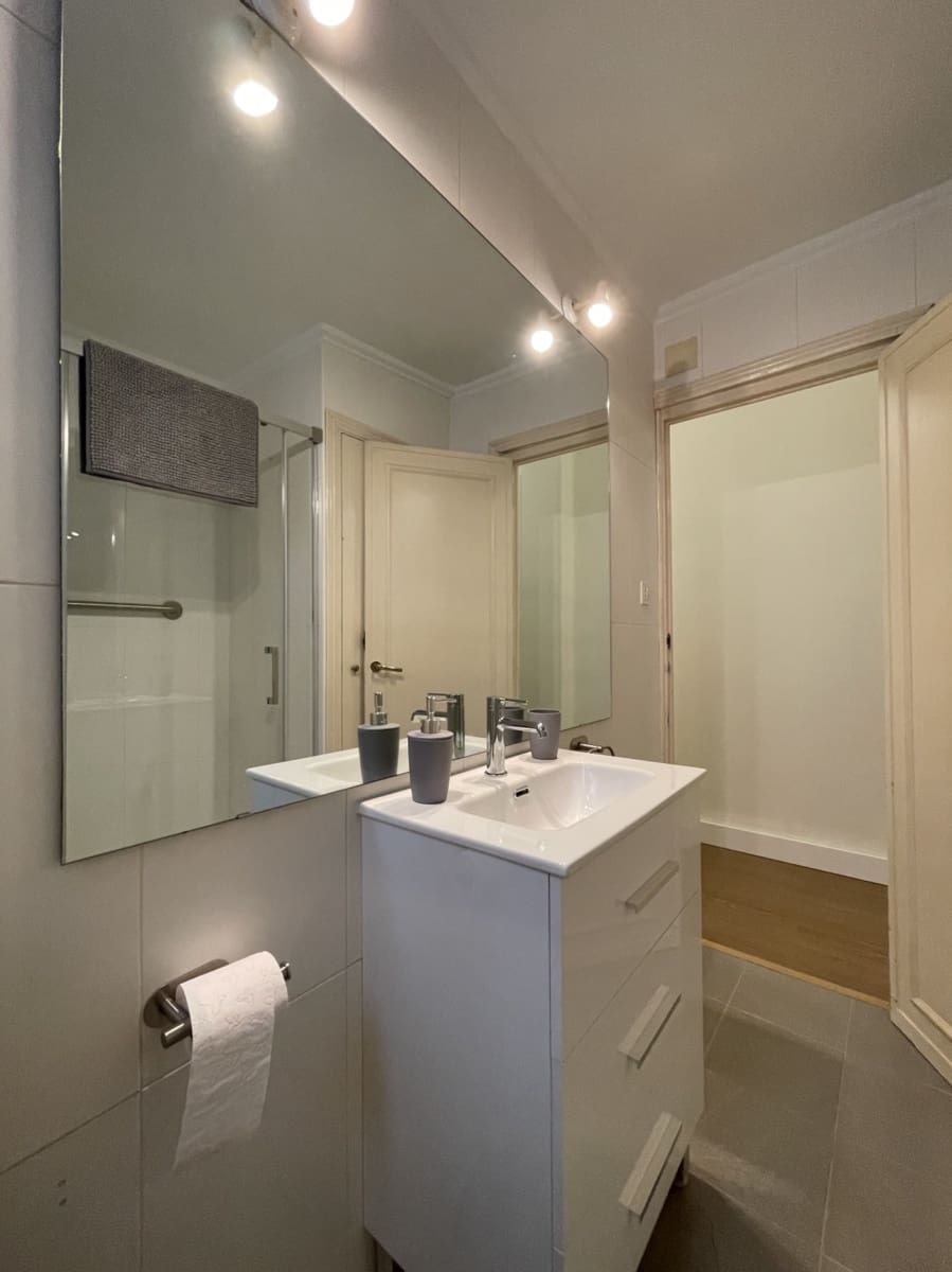 4 bedroom Flat for rent in Valencia city - € 2,600 (Ref: 9709148)