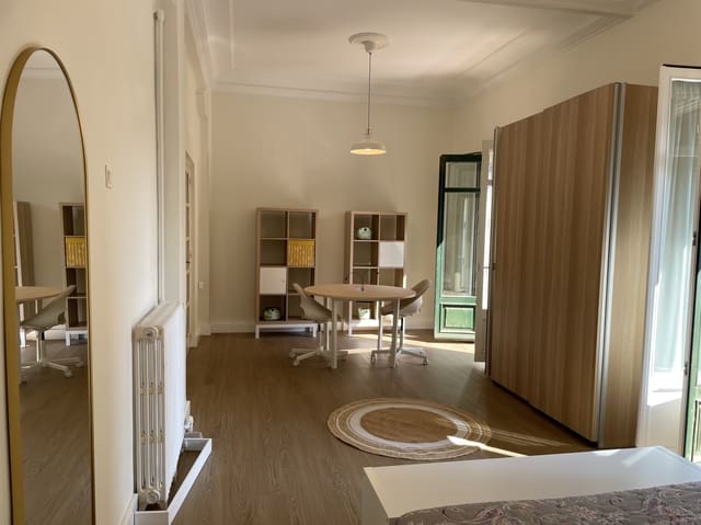 Piso de 4 habitaciones en La Seu, València ciudad en alquiler - 2.600 € (Ref: 9709148)