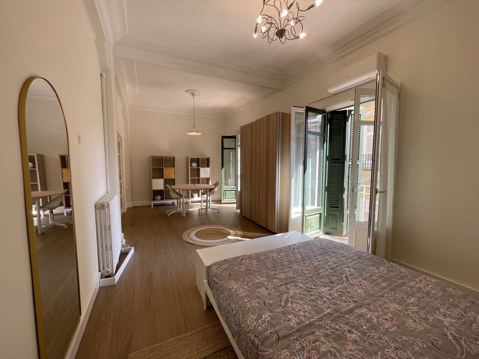 4 bedroom Flat for rent in Valencia city - € 2,600 (Ref: 9709148)