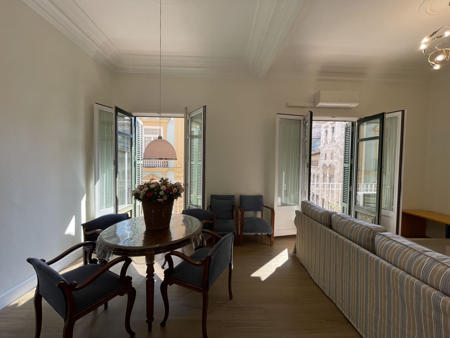 4 bedroom Flat for rent in Valencia city - € 2,600 (Ref: 9709148)