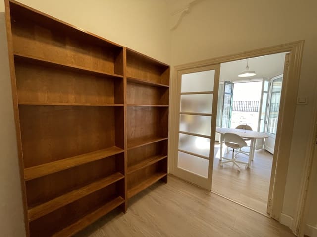 Piso de 4 habitaciones en La Seu, València ciudad en alquiler - 2.600 € (Ref: 9709148)