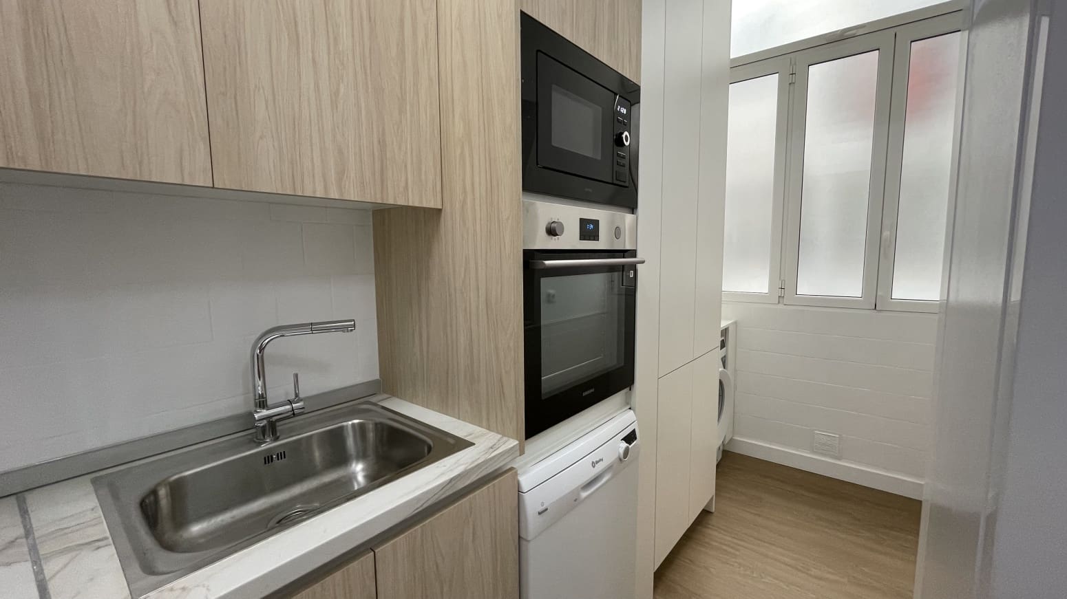 4 bedroom Flat for rent in Valencia city - € 2,600 (Ref: 9709148)