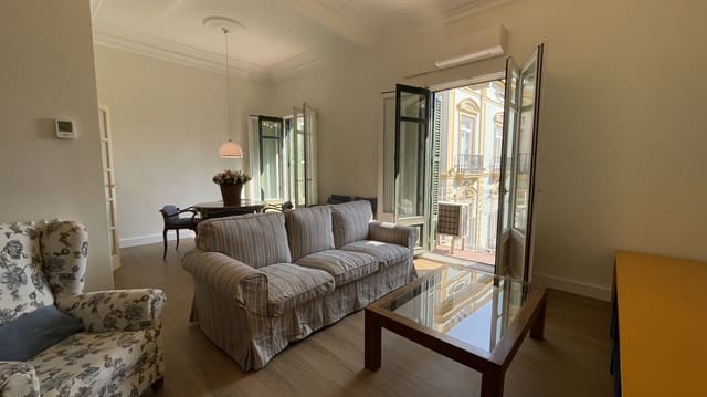 Piso de 4 habitaciones en La Seu, València ciudad en alquiler - 2.600 € (Ref: 9709148)