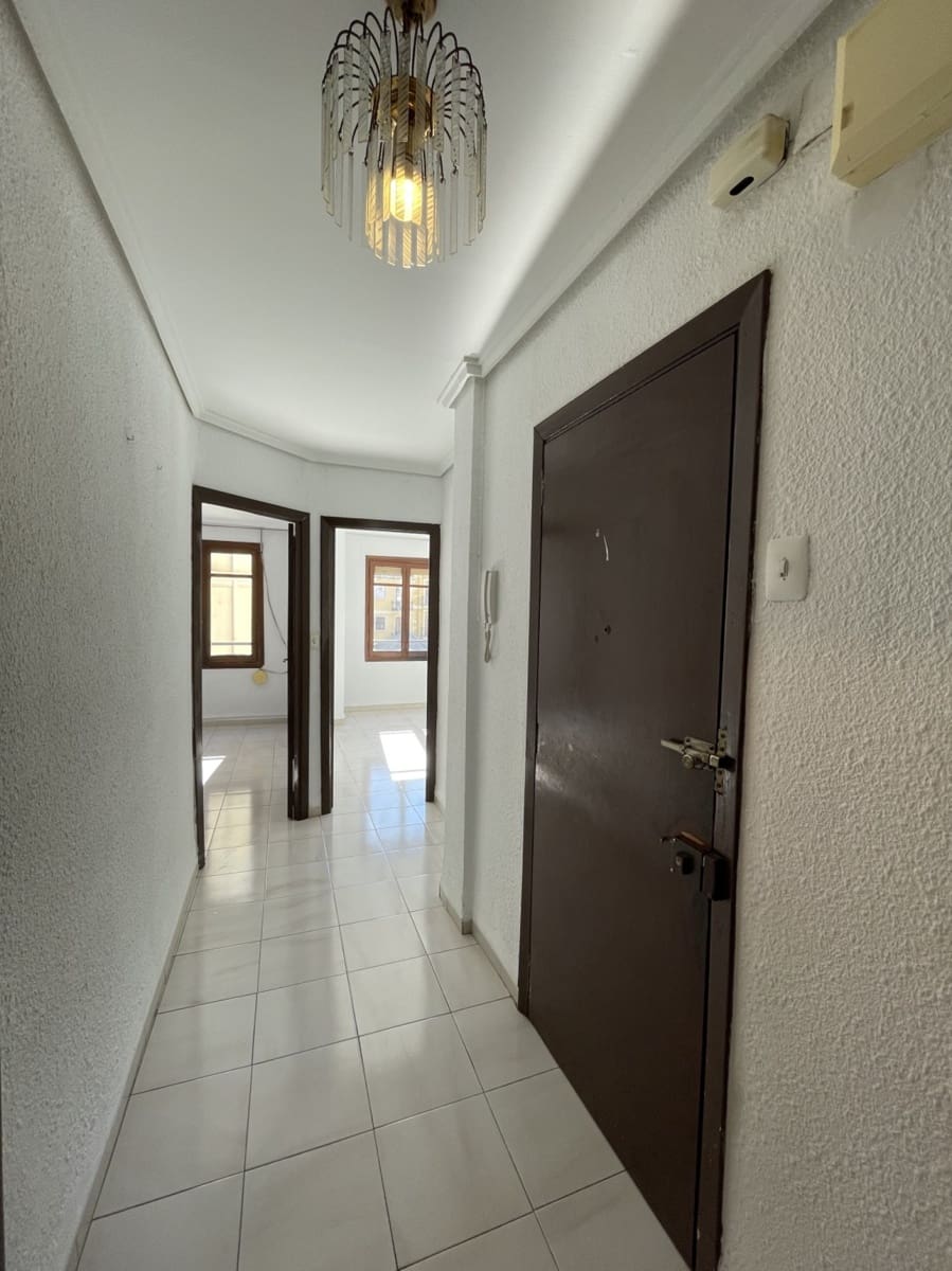 3 slaapkamer Flat te koop in Valencia stad - € 275.000 (Ref: 9775922)