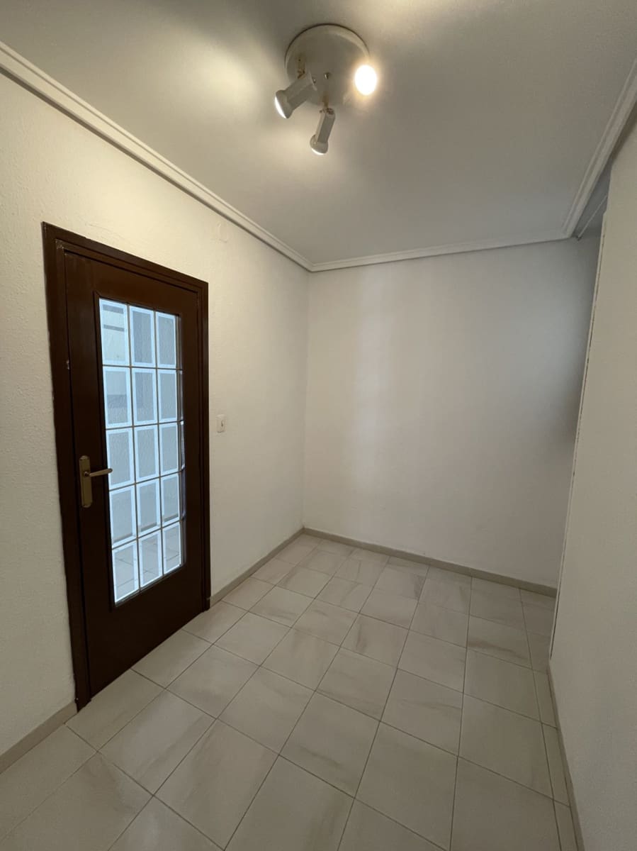 3 slaapkamer Flat te koop in Valencia stad - € 275.000 (Ref: 9775922)