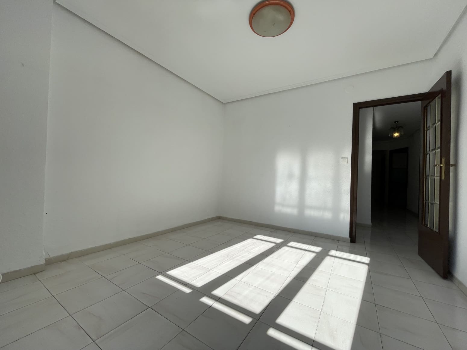 3 slaapkamer Flat te koop in Valencia stad - € 275.000 (Ref: 9775922)