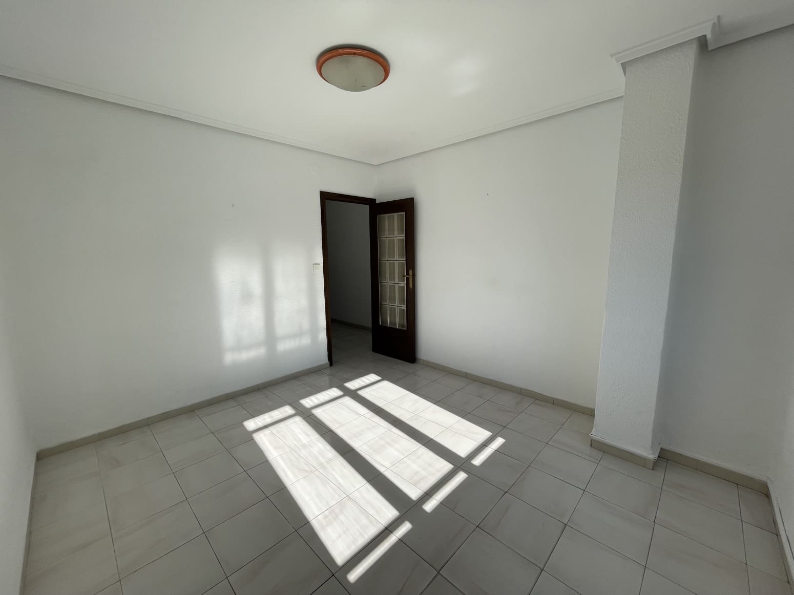 3 slaapkamer Flat te koop in Valencia stad - € 275.000 (Ref: 9775922)