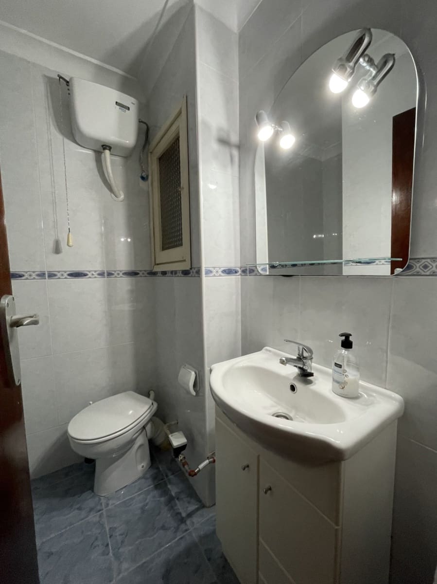 Piso de 4 habitaciones en València ciudad en venta - 350.000 € (Ref: 9830373)
