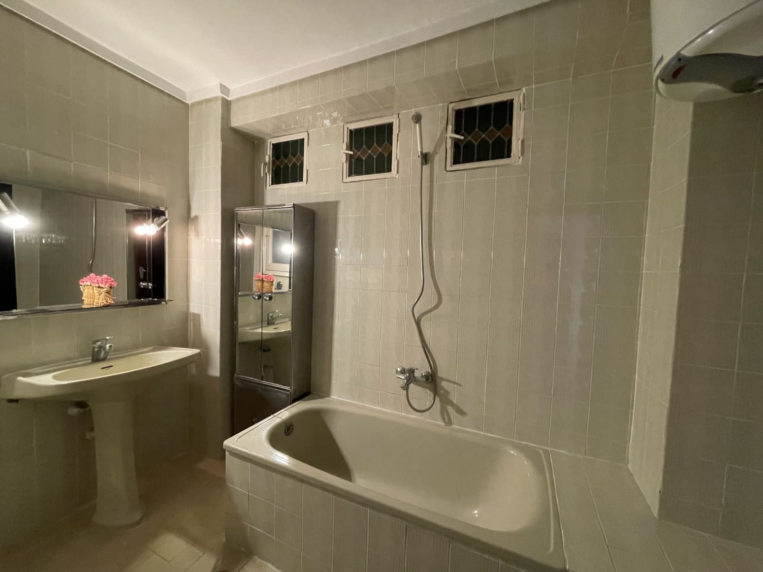 Piso de 4 habitaciones en València ciudad en venta - 350.000 € (Ref: 9830373)