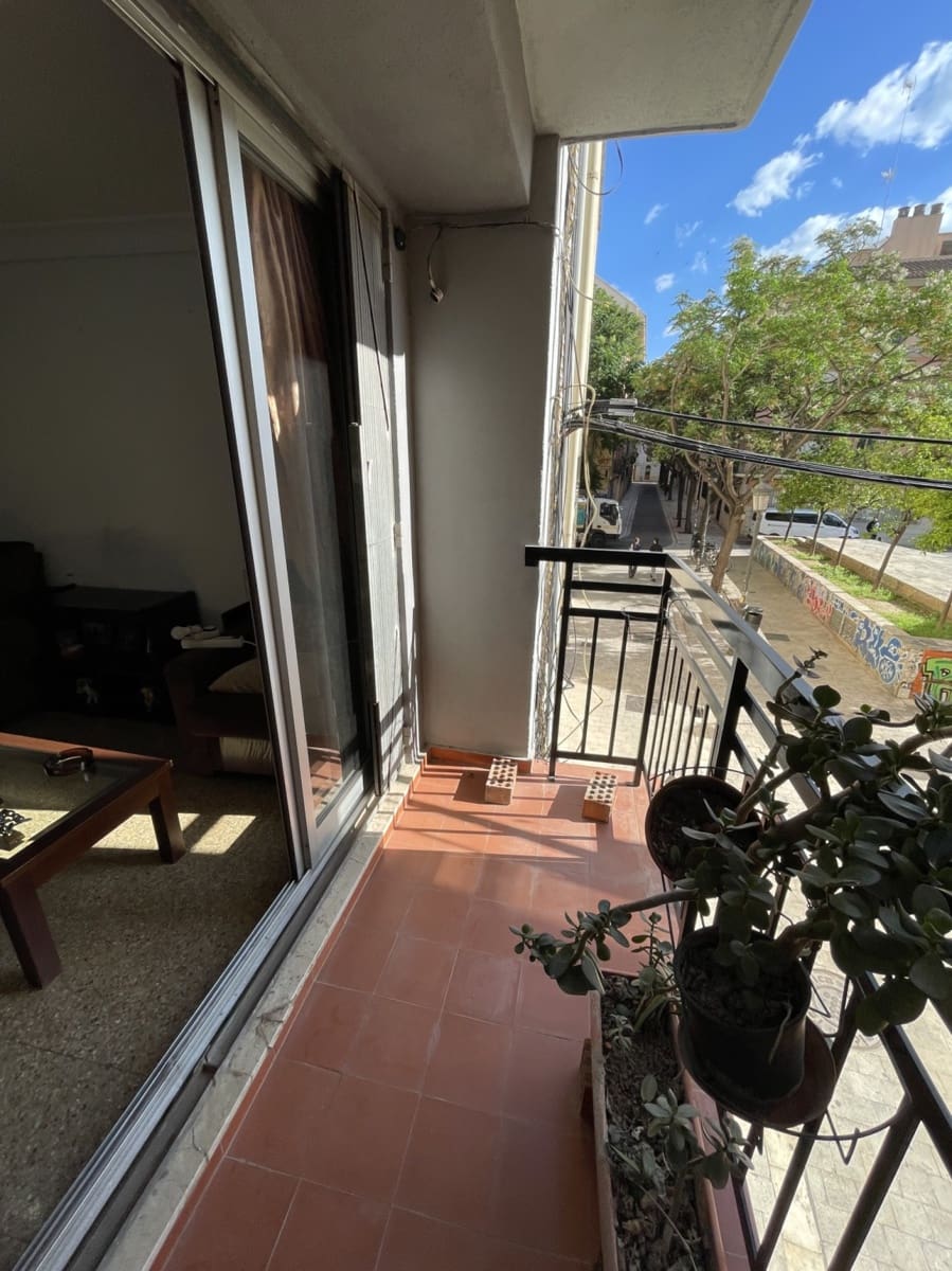 Piso de 4 habitaciones en València ciudad en venta - 350.000 € (Ref: 9830373)