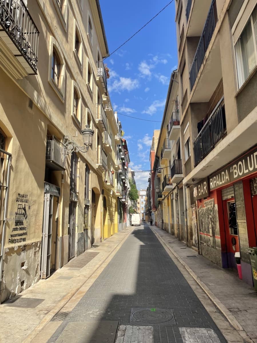 Piso de 4 habitaciones en València ciudad en venta - 350.000 € (Ref: 9830373)