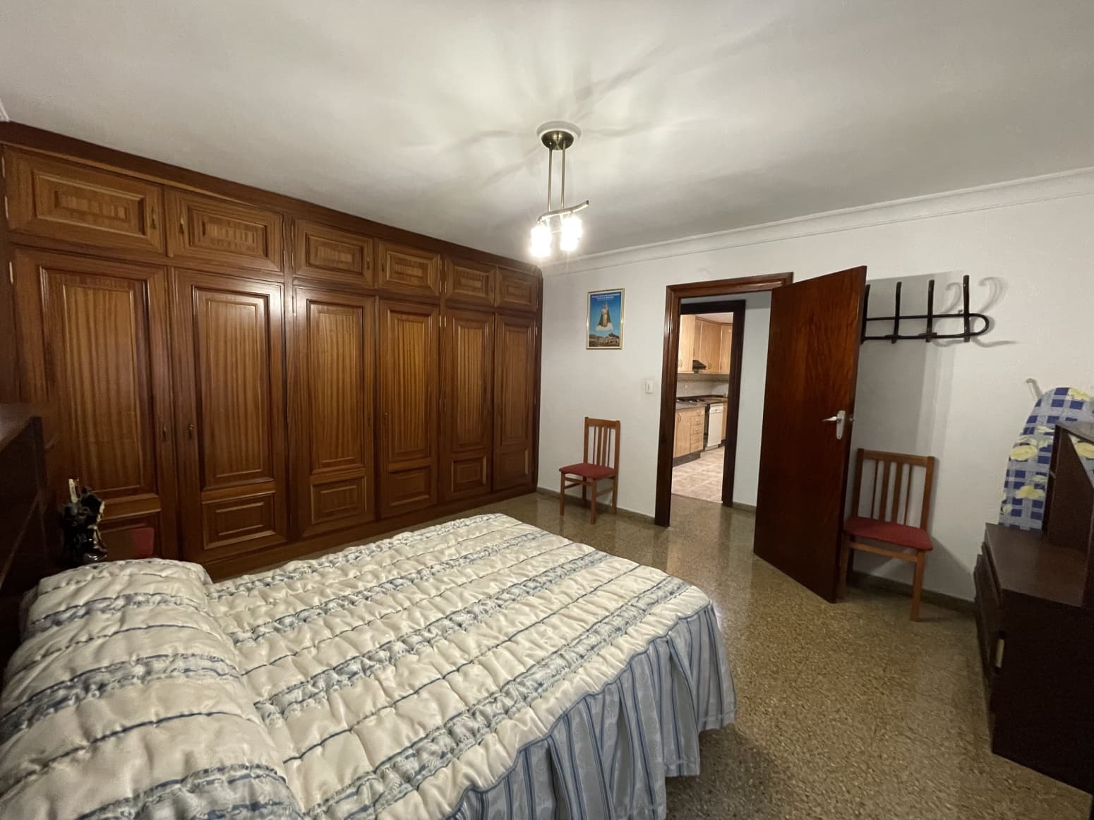 Piso de 4 habitaciones en València ciudad en venta - 350.000 € (Ref: 9830373)