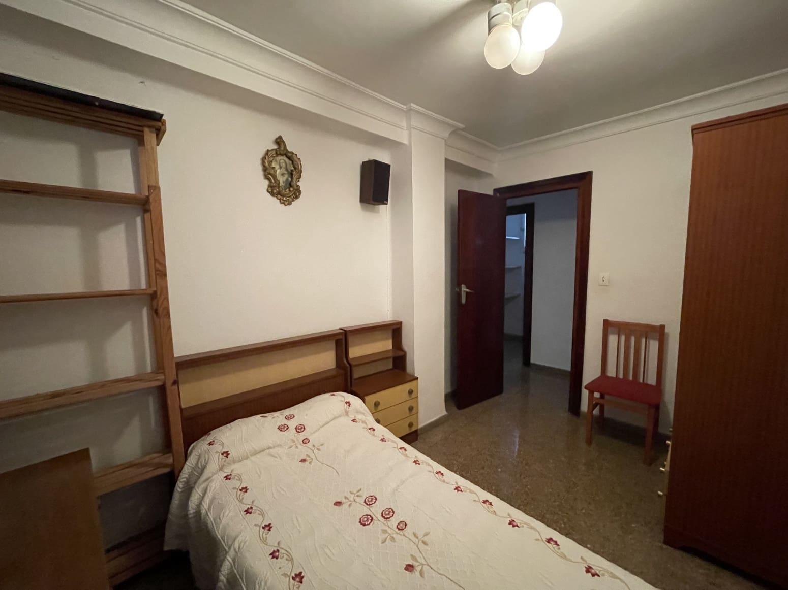 Piso de 4 habitaciones en València ciudad en venta - 350.000 € (Ref: 9830373)