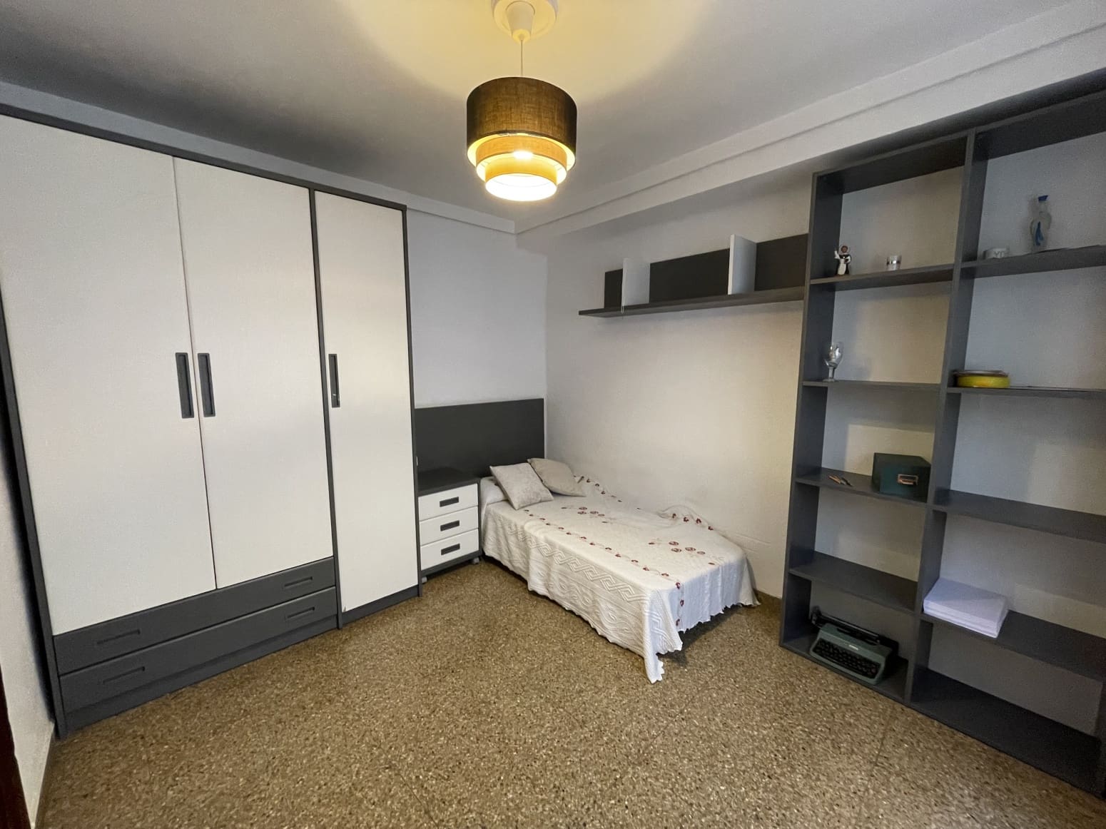Piso de 4 habitaciones en València ciudad en venta - 350.000 € (Ref: 9830373)
