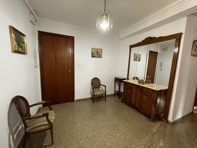 Piso de 4 habitaciones en El Carme, València ciudad en venta - 350.000 € (Ref: 9830373)