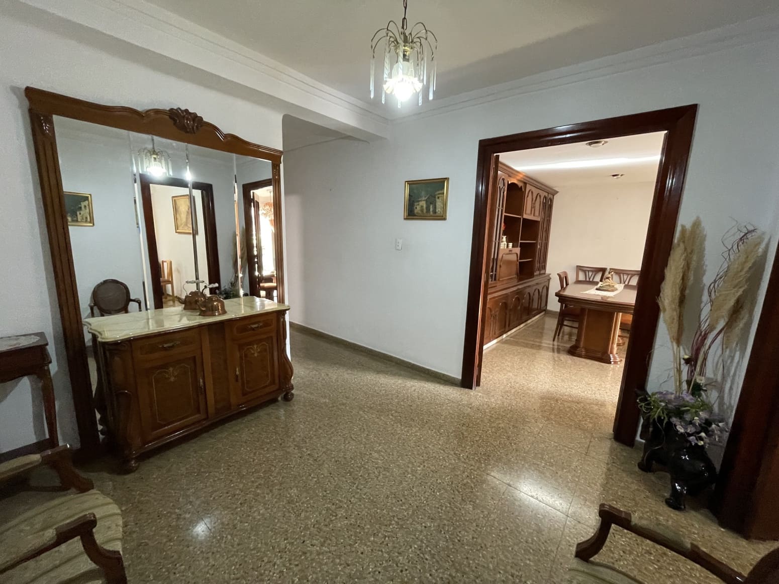 Piso de 4 habitaciones en València ciudad en venta - 350.000 € (Ref: 9830373)