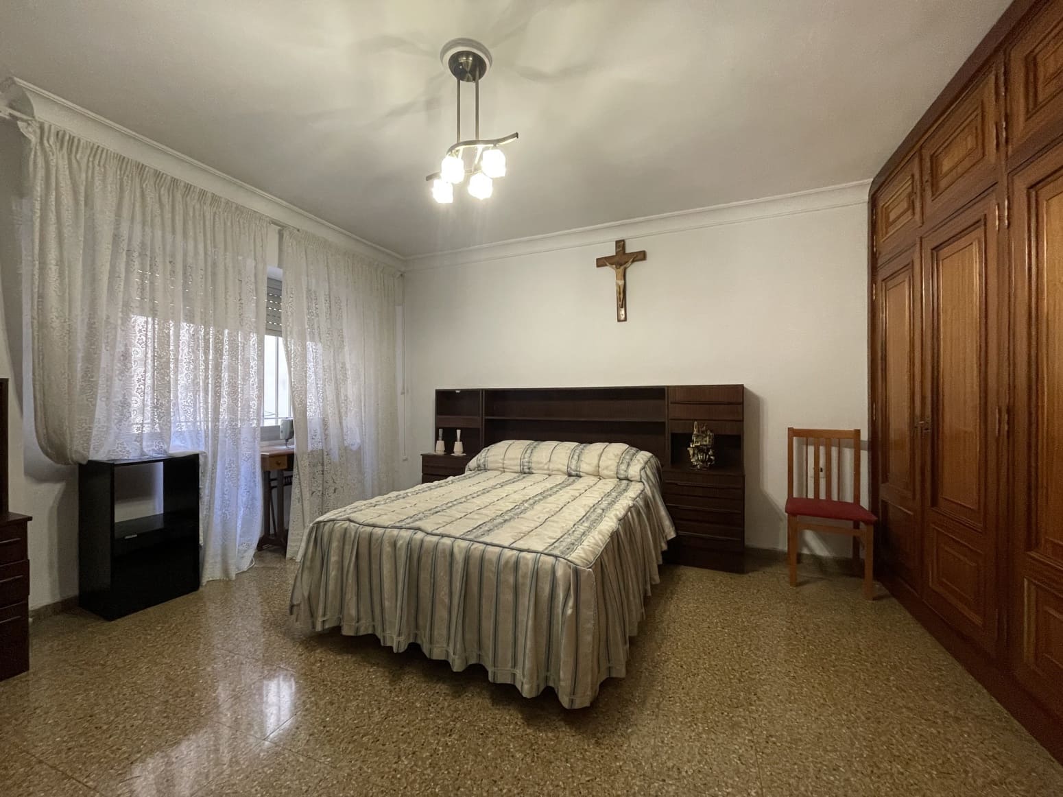 Piso de 4 habitaciones en València ciudad en venta - 350.000 € (Ref: 9830373)