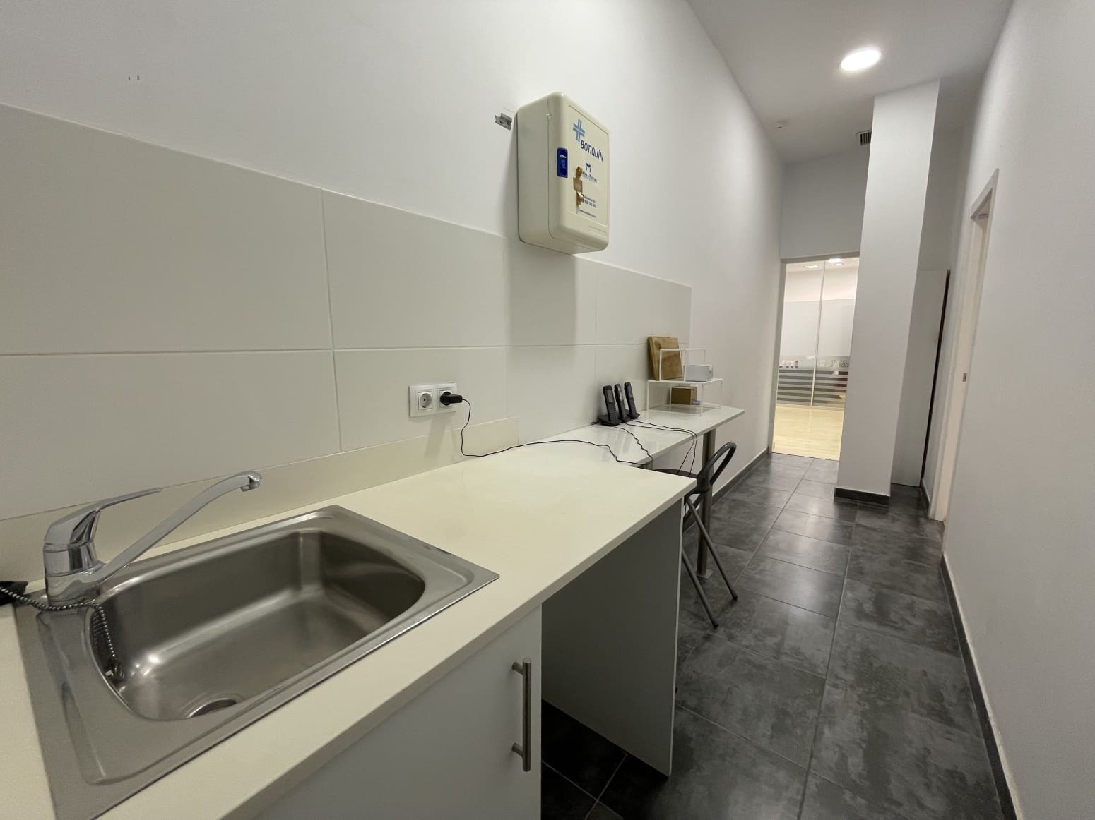 Kommersiell til salgs i Valencia by med garasje - € 600 000 (Ref: 9847586)