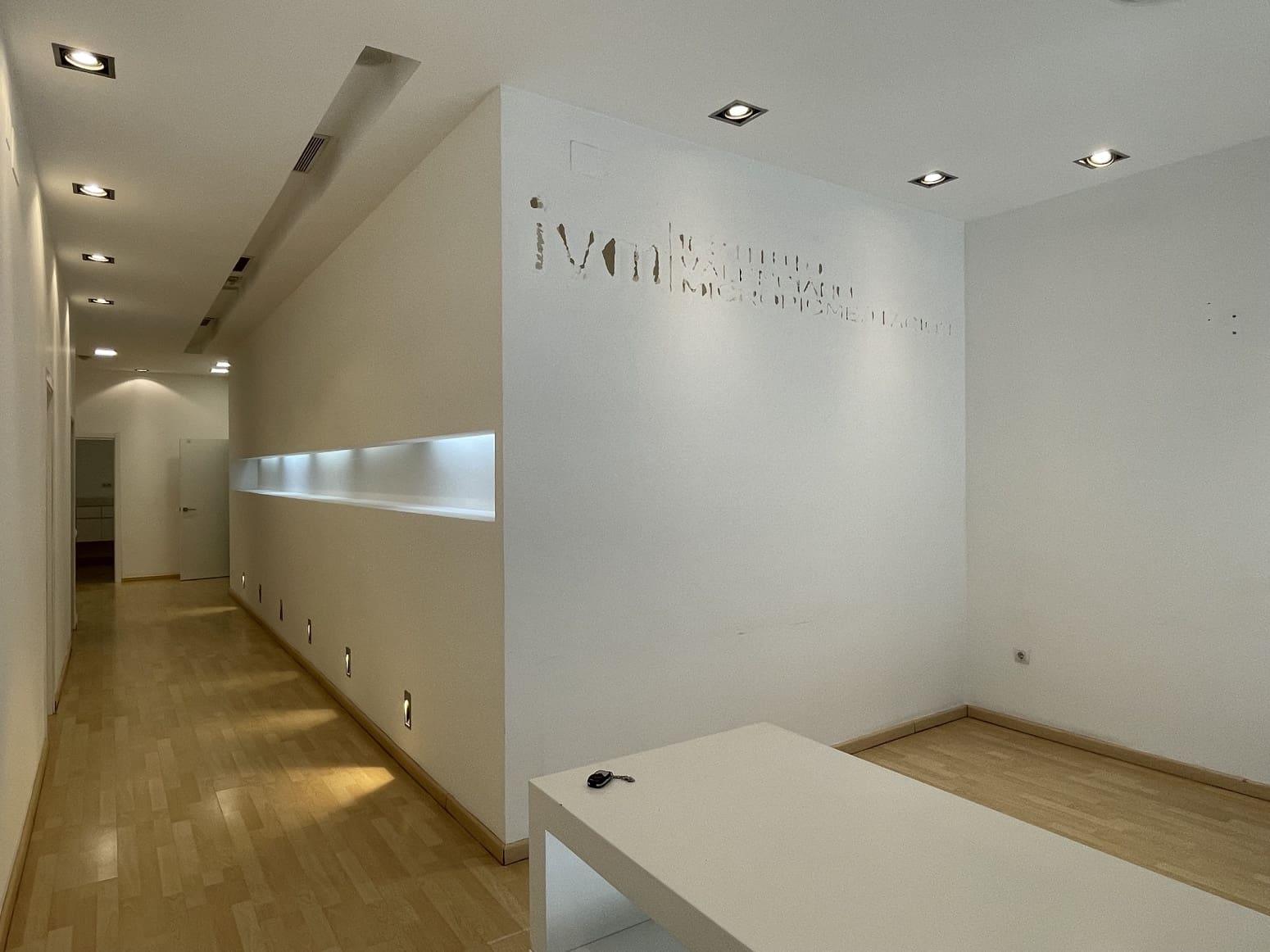 Kommersiell til salgs i Valencia by med garasje - € 600 000 (Ref: 9847586)