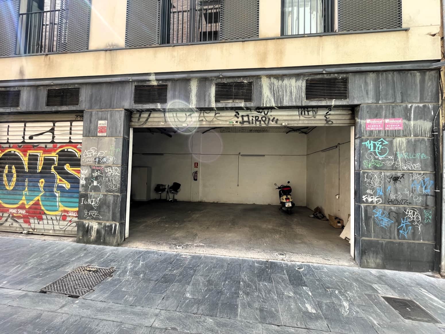 Kommersiell til salgs i Valencia by med garasje - € 600 000 (Ref: 9847586)