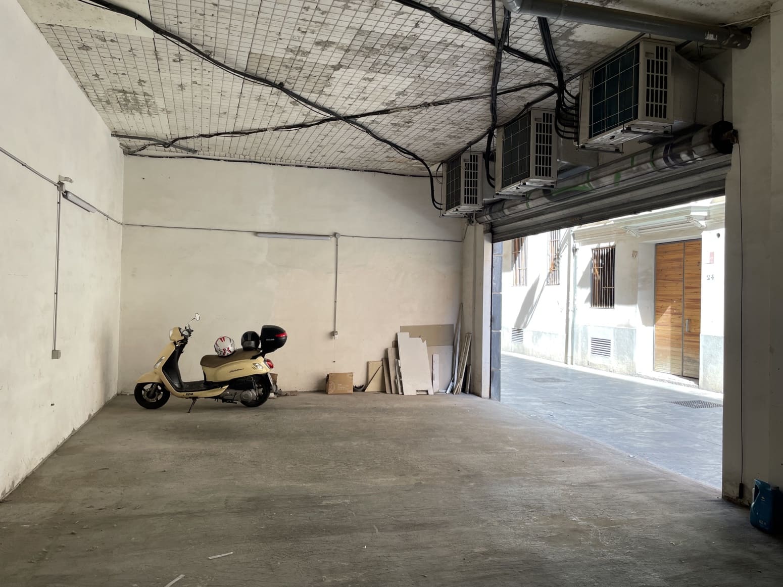 Kommersiell til salgs i Valencia by med garasje - € 600 000 (Ref: 9847586)