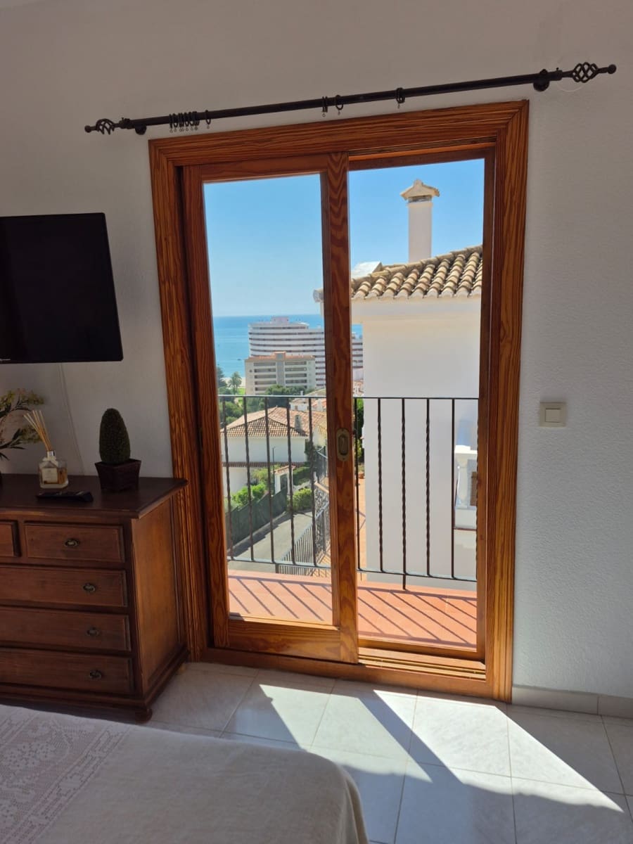 Villa/Maison de 4 chambres à louer à Cullera avec piscine garage - 2 300 € (Ref: 9873848)