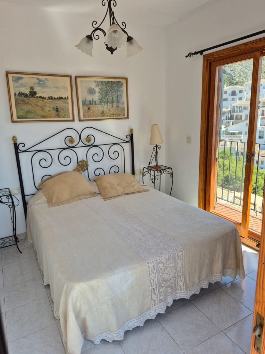 Villa/Maison de 4 chambres à louer à Cullera avec piscine garage - 2 300 € (Ref: 9873848)