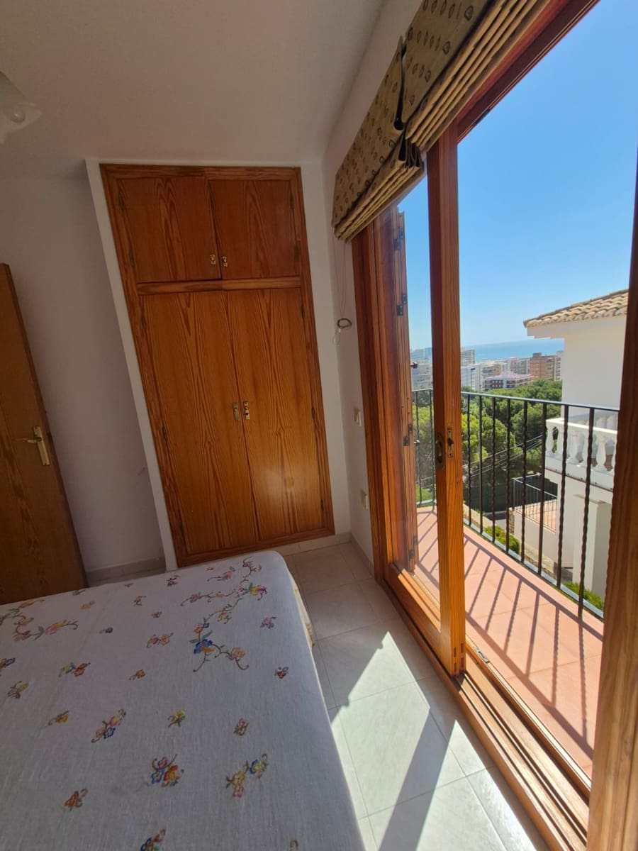 Villa/Maison de 4 chambres à louer à Cullera avec piscine garage - 2 300 € (Ref: 9873848)