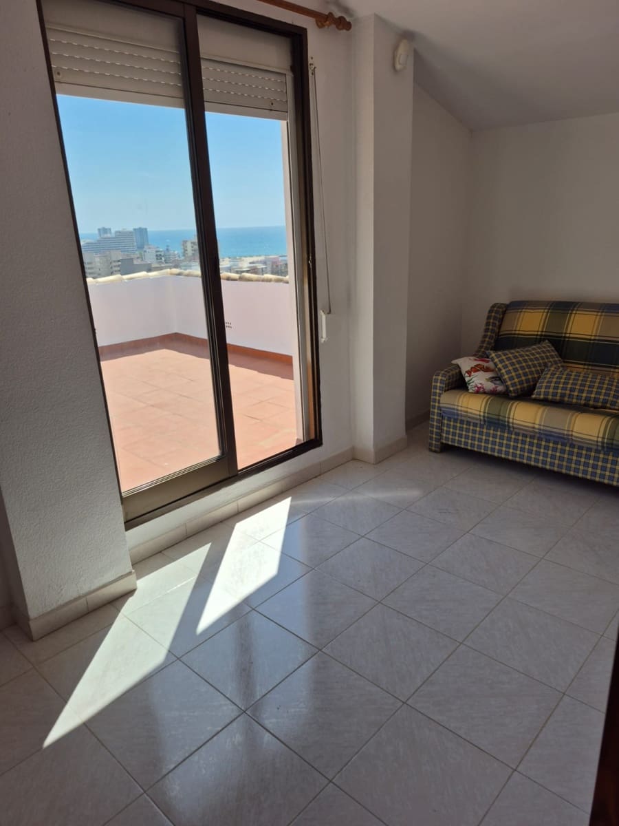 Villa/Maison de 4 chambres à louer à Cullera avec piscine garage - 2 300 € (Ref: 9873848)